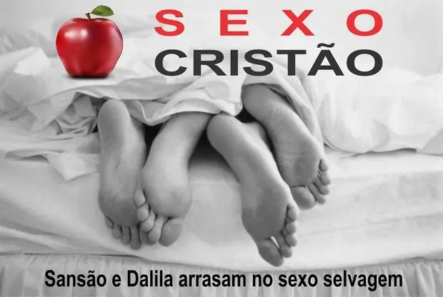 Casal cristão em cena romântica, Bíblia na cabeceira e luz de velas ungida — o novo cinema gospel elevando o "ide" ao quarto.